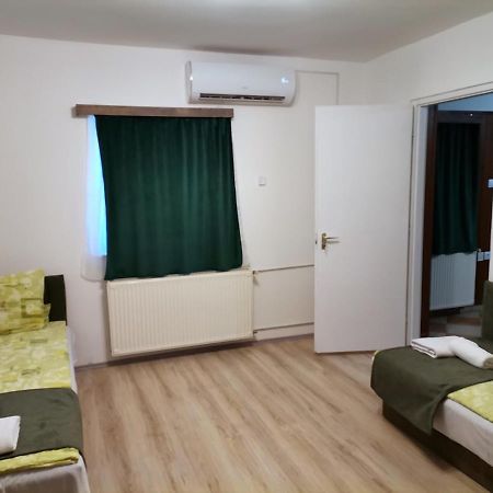 Nagy-Magyarorszag Park Bed & Breakfast Isztimér Екстериор снимка