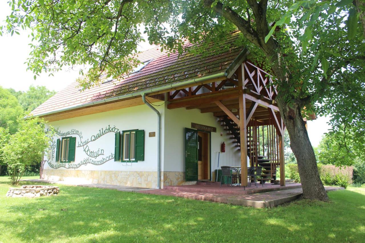Nagy-Magyarorszag Park Bed & Breakfast Isztimér Екстериор снимка