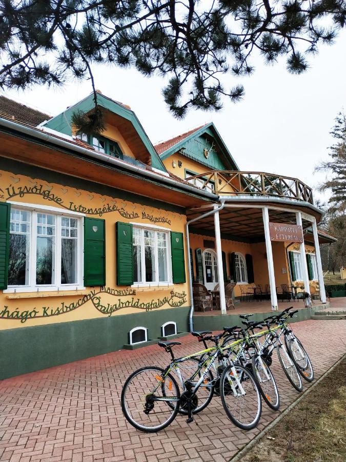 Nagy-Magyarorszag Park Bed & Breakfast Isztimér Екстериор снимка
