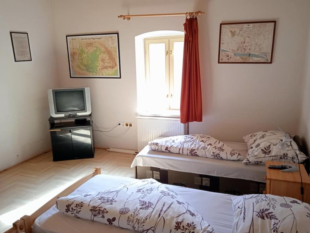 Nagy-Magyarorszag Park Bed & Breakfast Isztimér Екстериор снимка