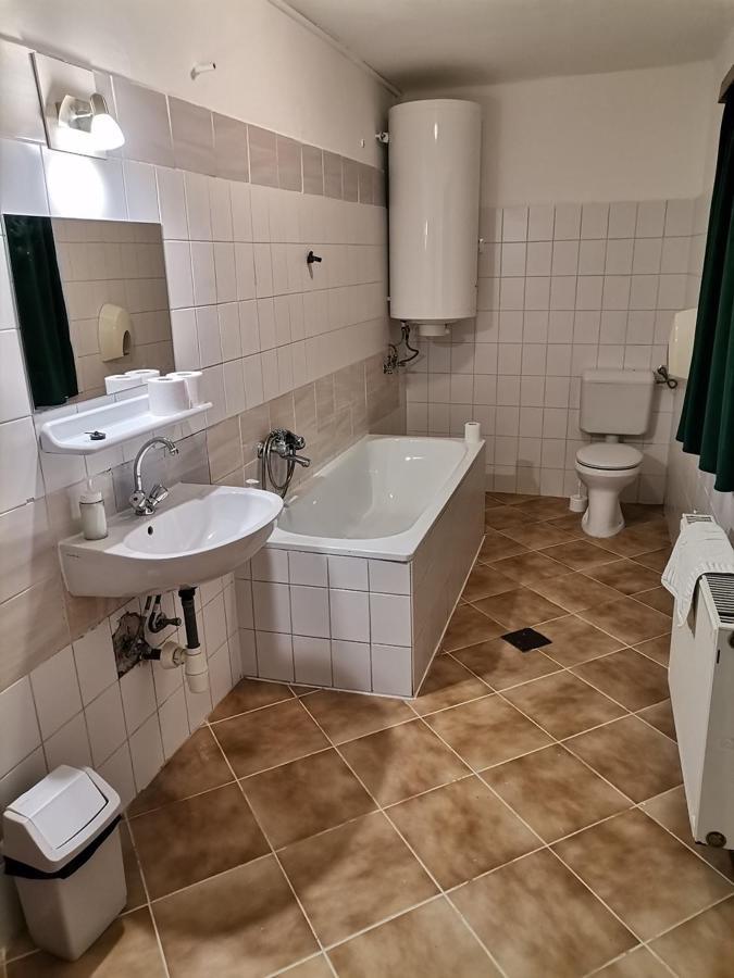 Nagy-Magyarorszag Park Bed & Breakfast Isztimér Екстериор снимка