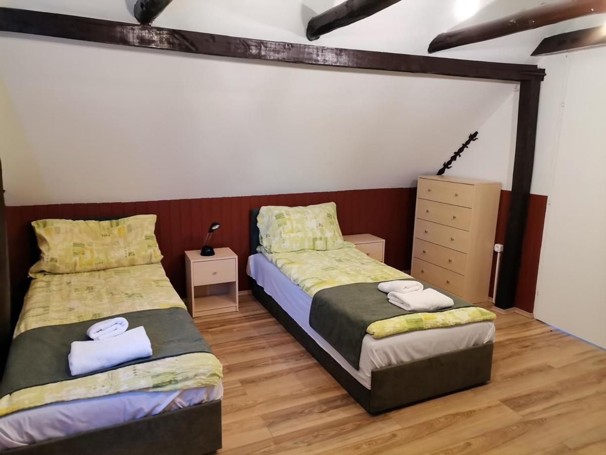 Nagy-Magyarorszag Park Bed & Breakfast Isztimér Екстериор снимка
